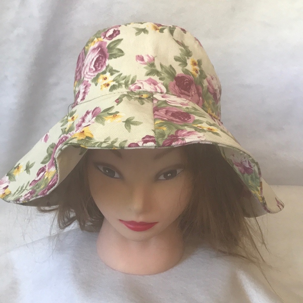 Rosebud Floral Wide Brim Bucket Hat Foldable Cotton Sun Hat NWT Khaki Purples
